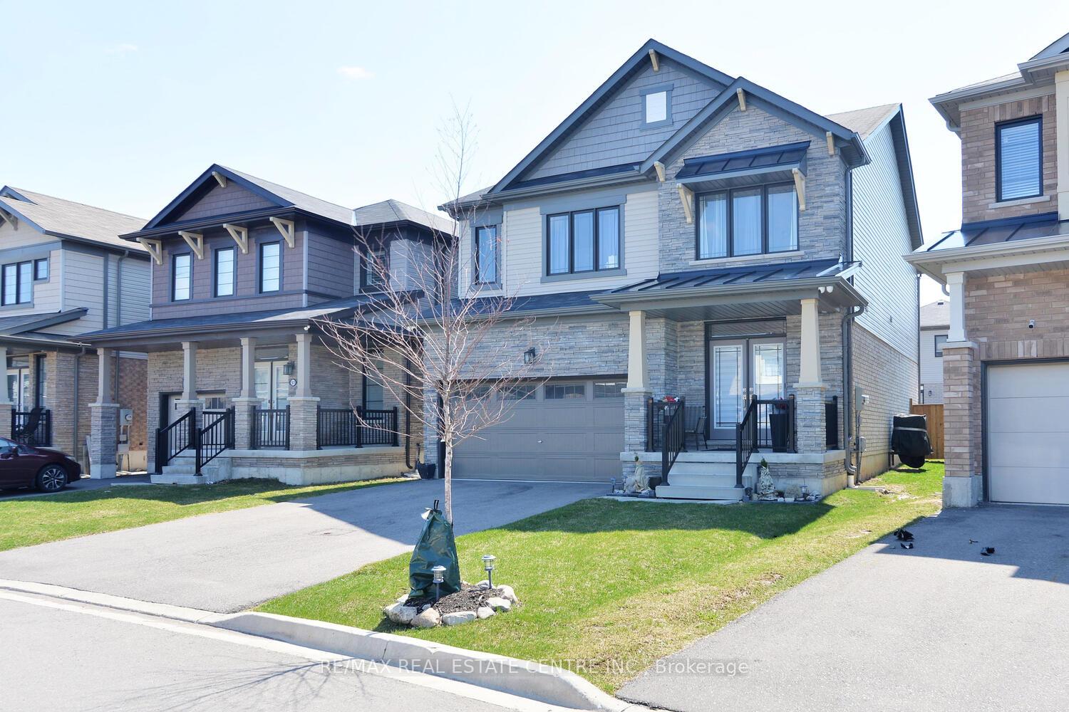 Photo 3 of 55 Magdalena Street, Hamilton, Stoney Creek Mountain — HOMEH