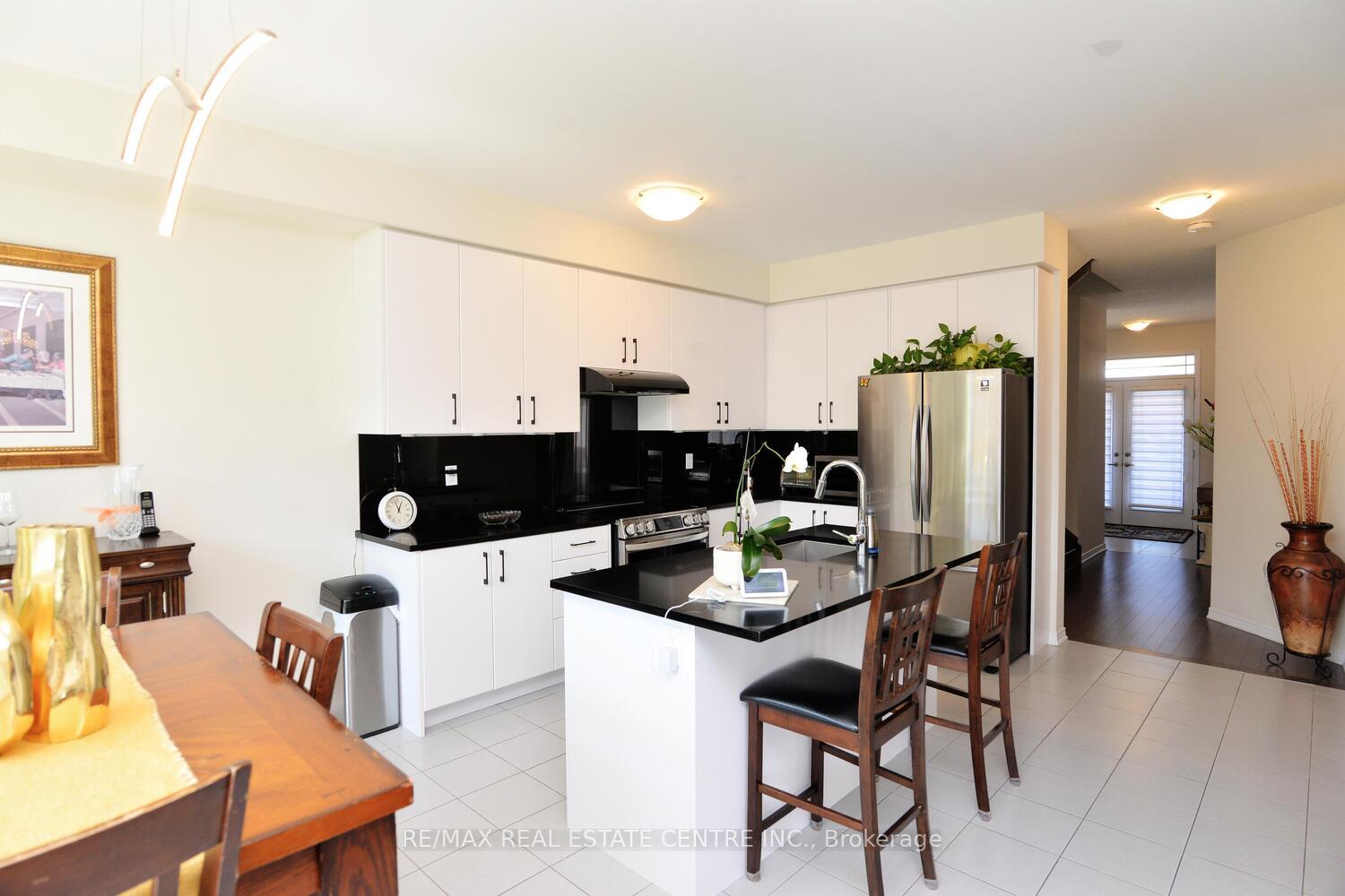 Photo 10 of 55 Magdalena Street, Hamilton, Stoney Creek Mountain — HOMEH