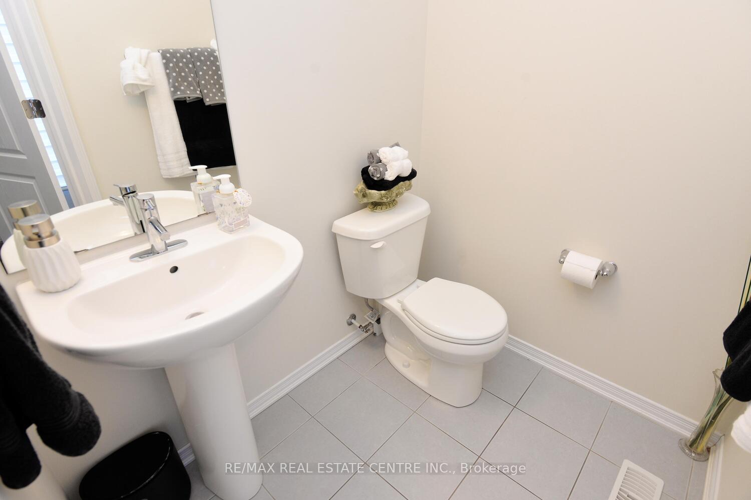 Photo 35 of 55 Magdalena Street, Hamilton, Stoney Creek Mountain — HOMEH