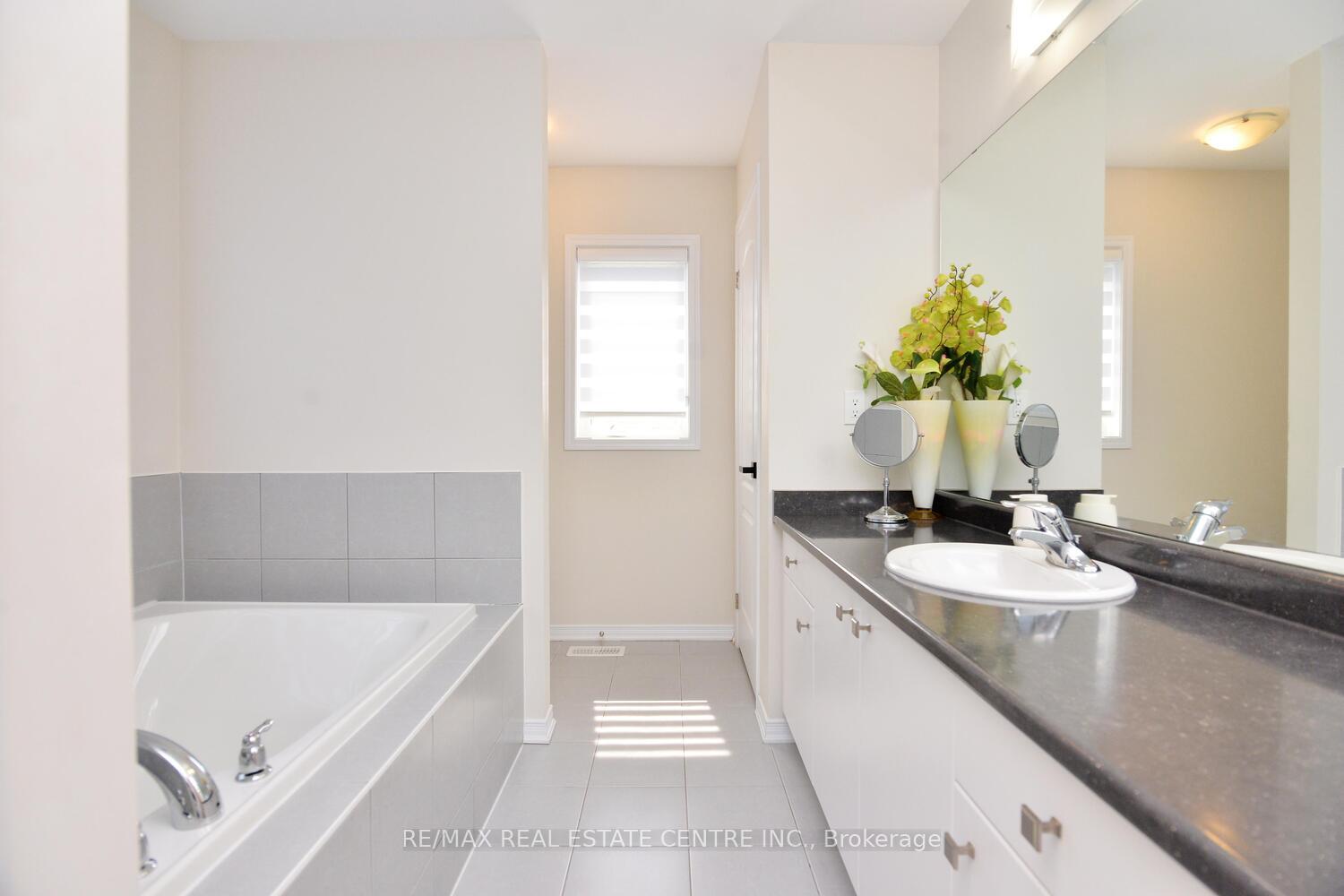 Photo 39 of 55 Magdalena Street, Hamilton, Stoney Creek Mountain — HOMEH