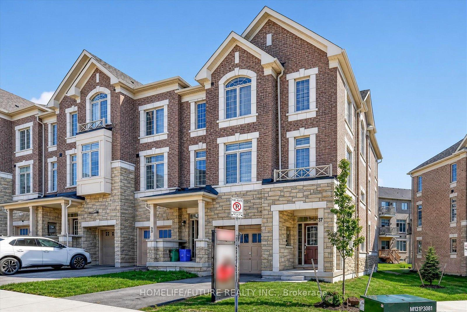 Photo 3 of 37 Andress Way, Markham, Cedarwood — HOMEH