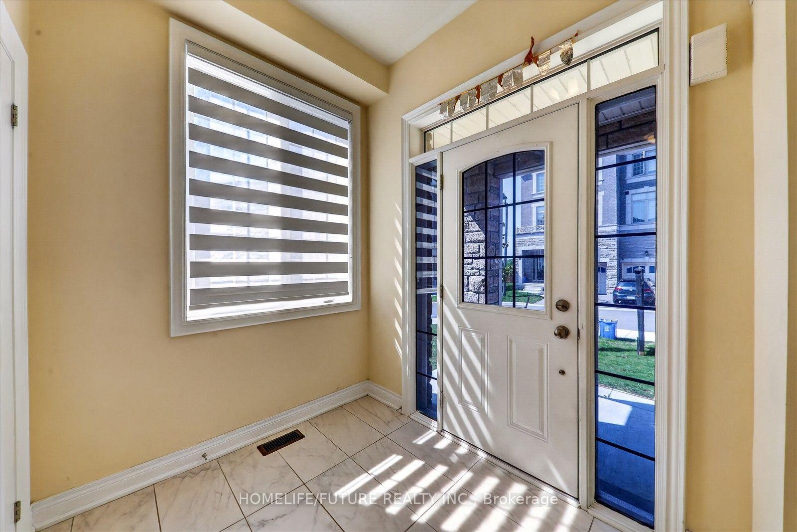 Photo 5 of 37 Andress Way, Markham, Cedarwood — HOMEH