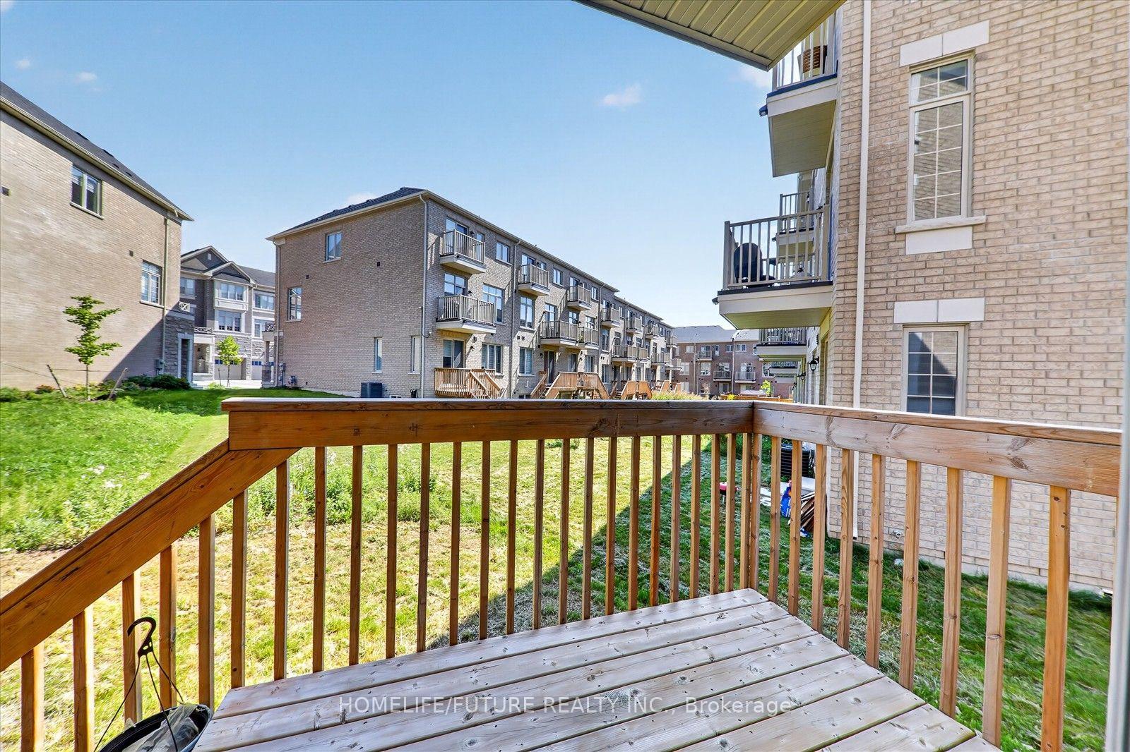 Photo 11 of 37 Andress Way, Markham, Cedarwood — HOMEH