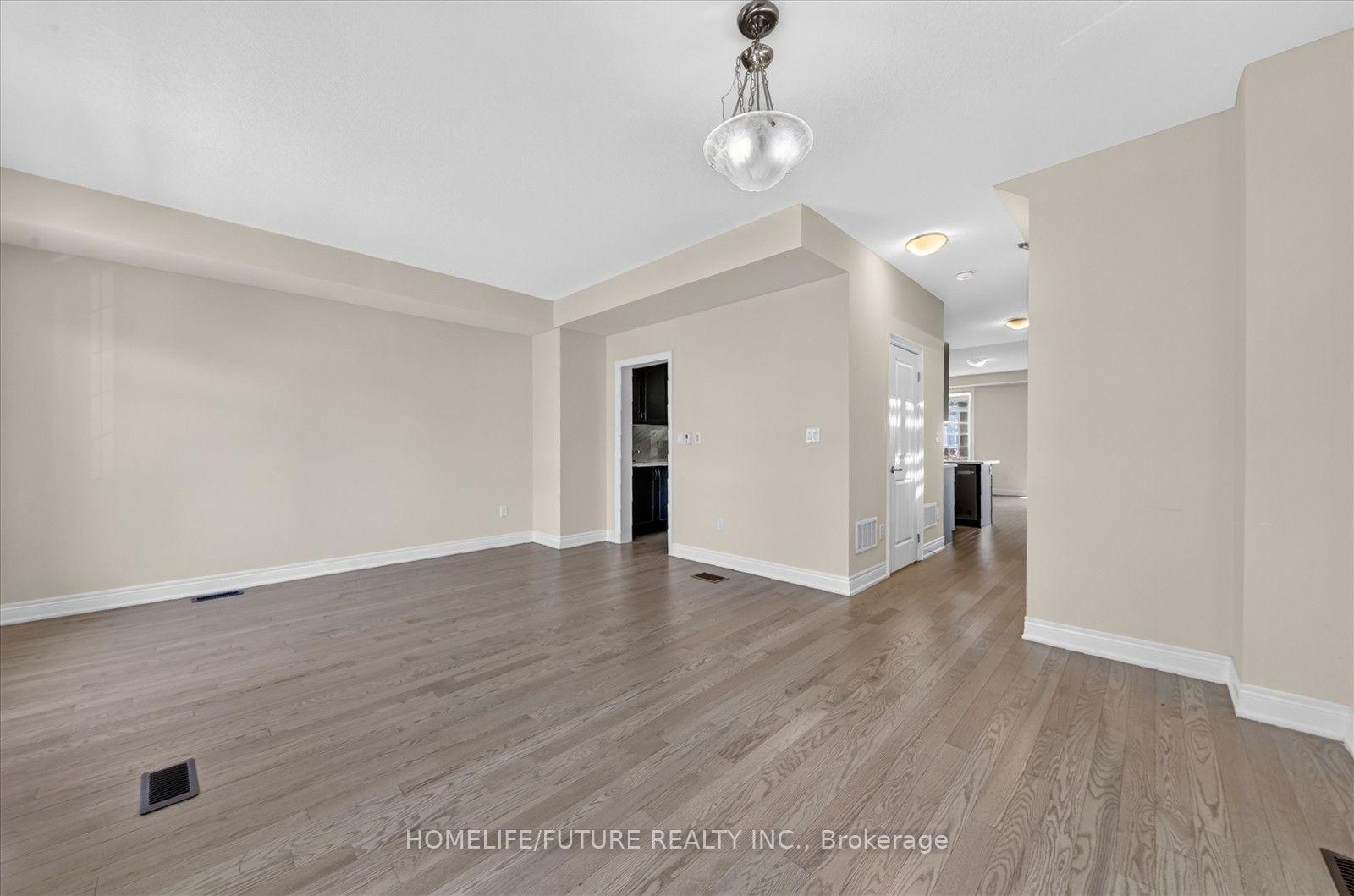 Photo 15 of 37 Andress Way, Markham, Cedarwood — HOMEH
