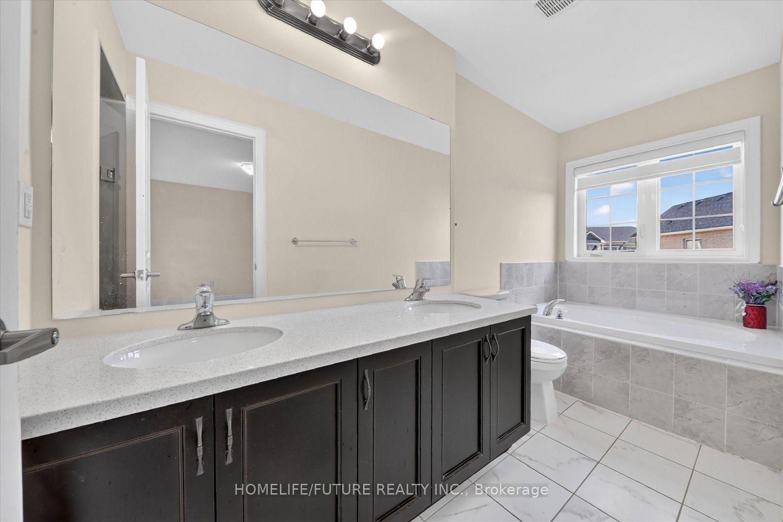 Photo 32 of 37 Andress Way, Markham, Cedarwood — HOMEH