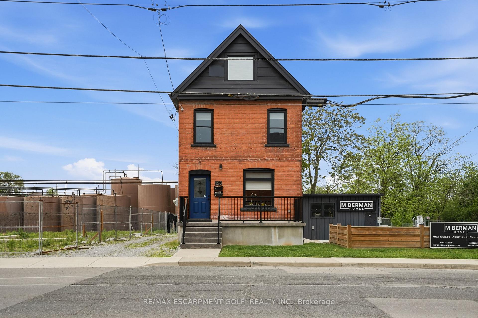 Photo of 198 Dundurn Street S