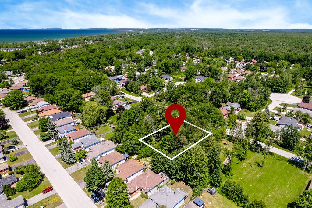 Photo 5 of 88 Smallman Drive, Wasaga Beach — HOMEH