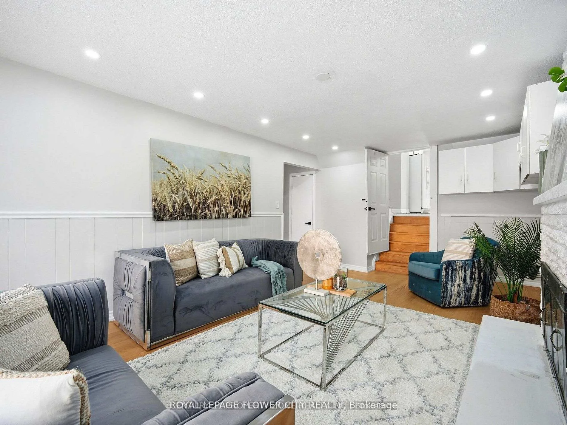 Photo 7 of 25 Abell Drive, Brampton, Madoc — HOMEH