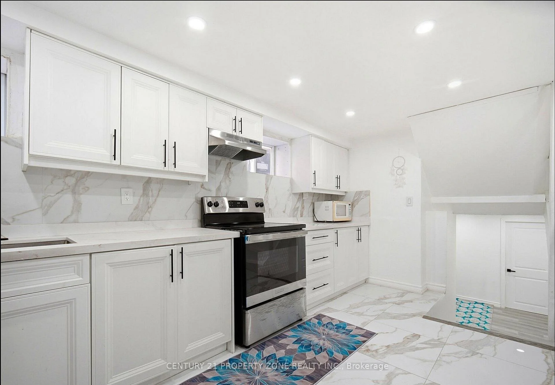 Photo 9 of 25 Abell Drive, Brampton, Madoc — HOMEH