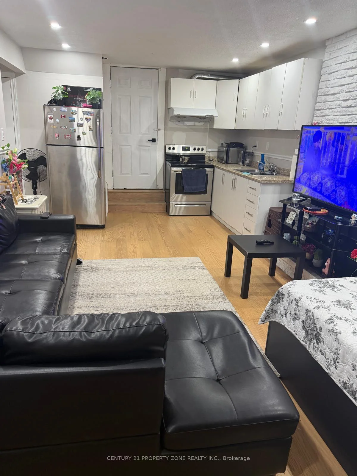 Photo 10 of 25 Abell Drive, Brampton, Madoc — HOMEH