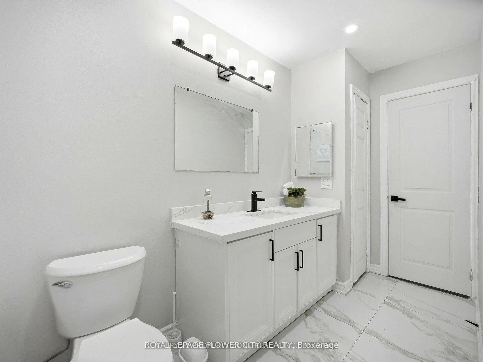 Photo 15 of 25 Abell Drive, Brampton, Madoc — HOMEH