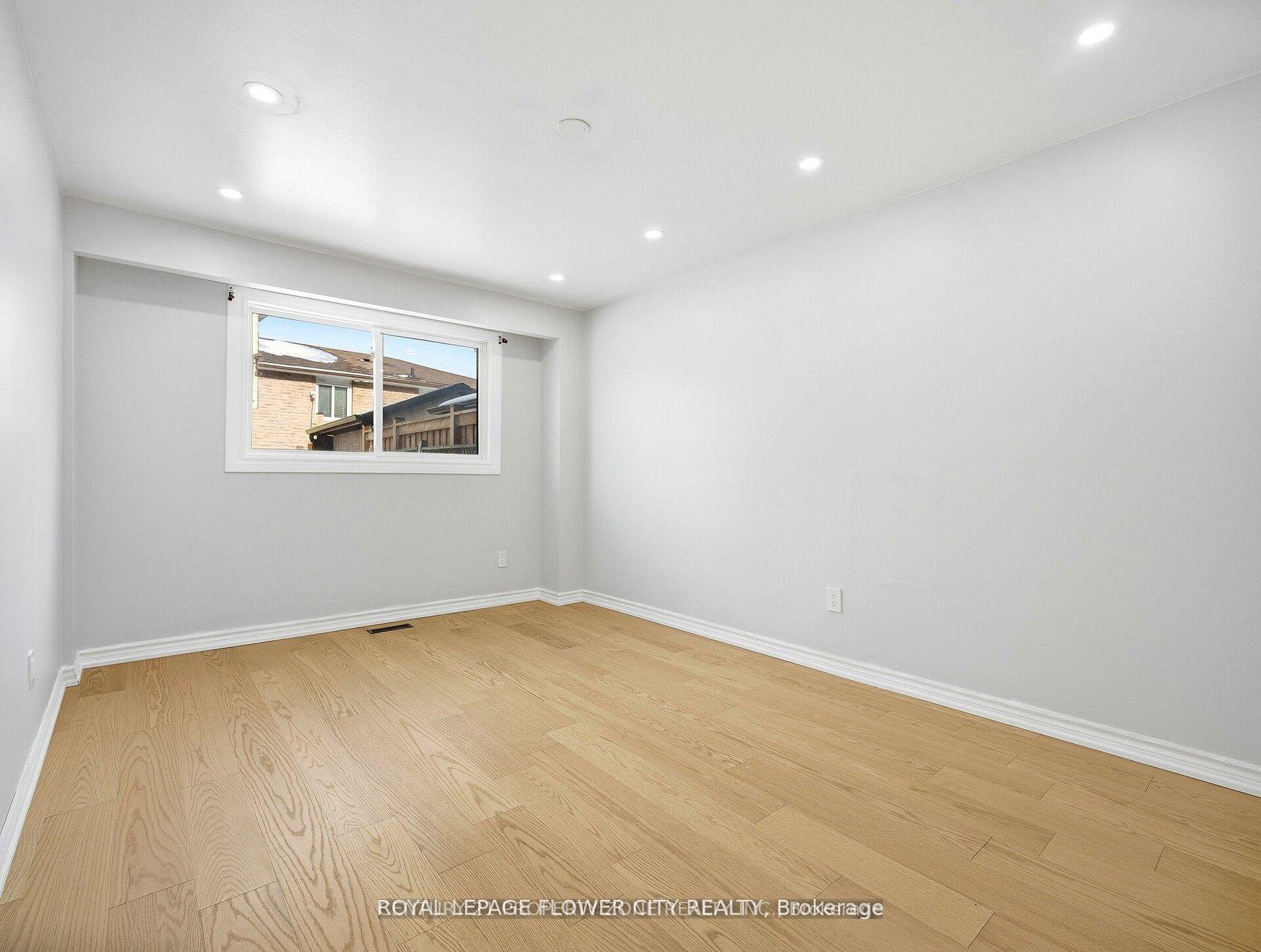 Photo 4 of 25 Abell Drive, Brampton, Madoc — HOMEH