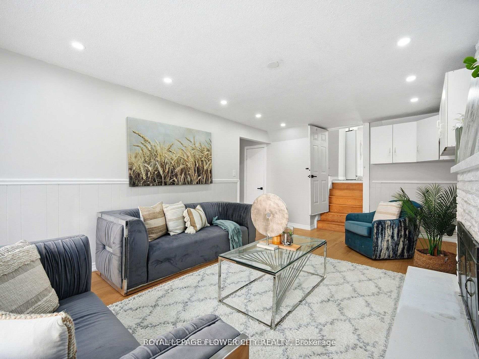 Photo 8 of 25 Abell Drive, Brampton, Madoc — HOMEH