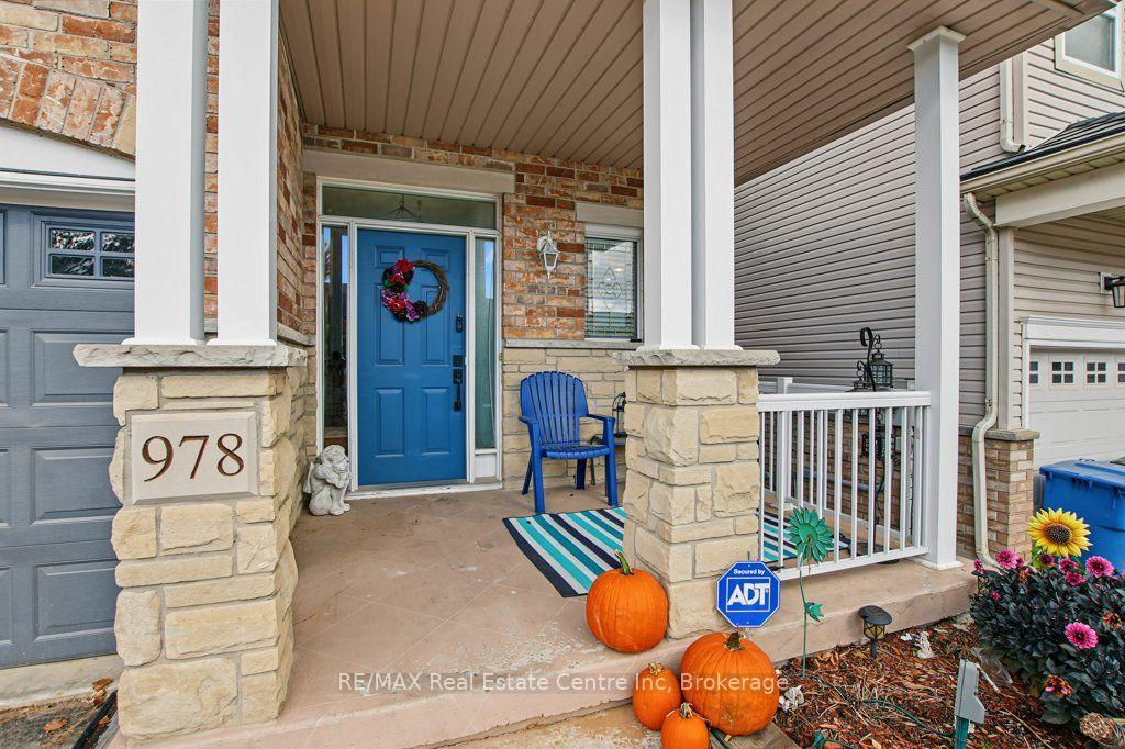 Photo 3 of 978 Edinburgh Road S, Guelph, Kortright West — HOMEH