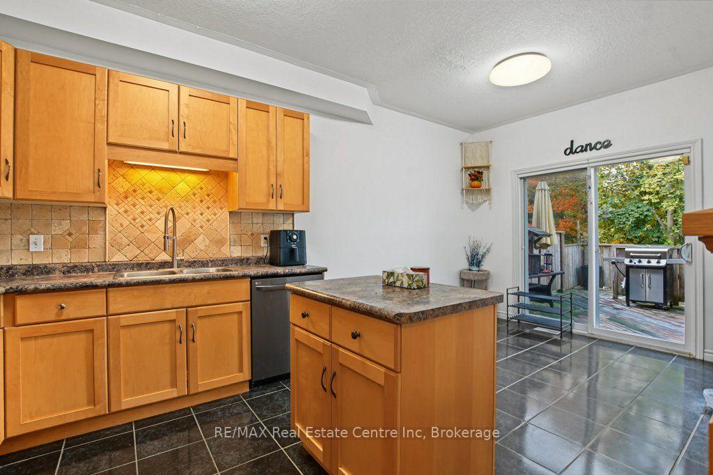 Photo 7 of 978 Edinburgh Road S, Guelph, Kortright West — HOMEH