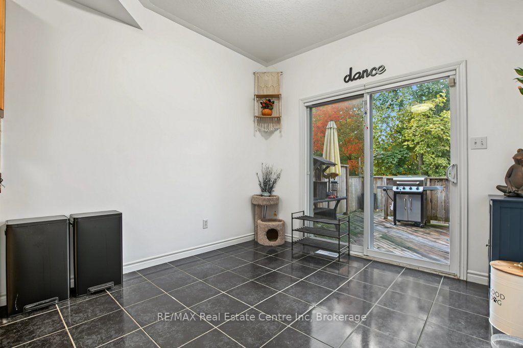 Photo 11 of 978 Edinburgh Road S, Guelph, Kortright West — HOMEH