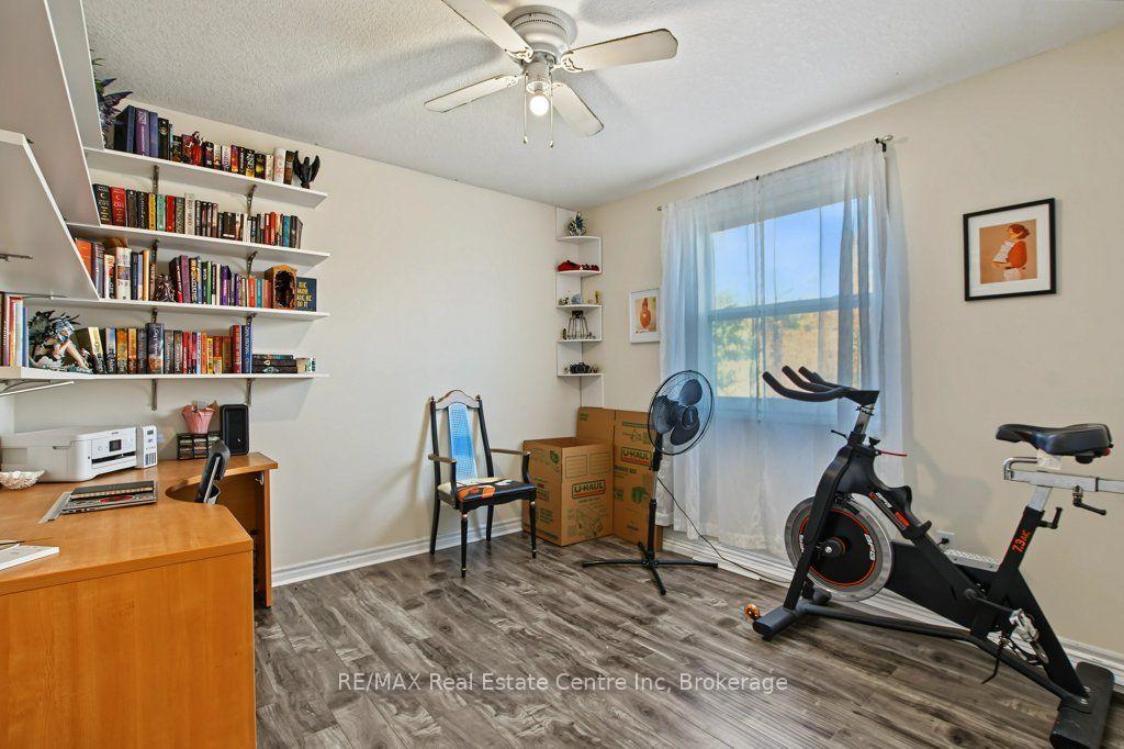 Photo 15 of 978 Edinburgh Road S, Guelph, Kortright West — HOMEH