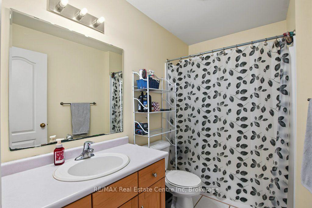 Photo 17 of 978 Edinburgh Road S, Guelph, Kortright West — HOMEH