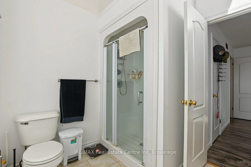 Photo 19 of 978 Edinburgh Road S, Guelph, Kortright West — HOMEH