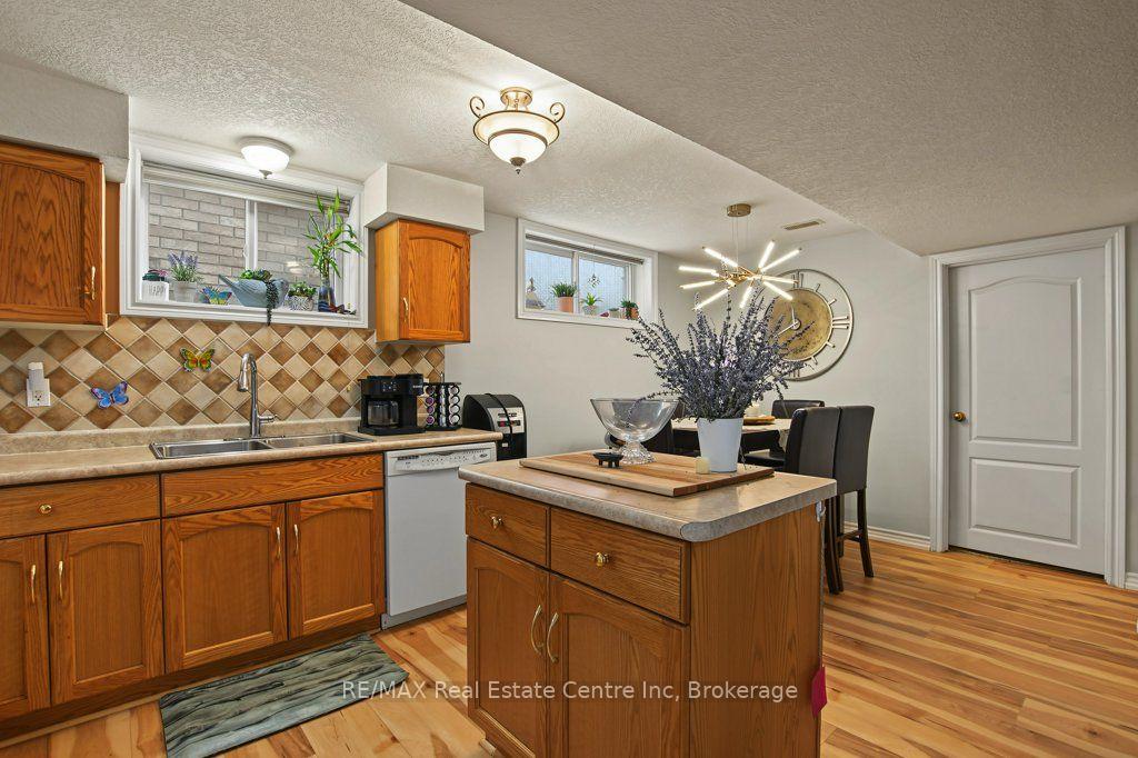 Photo 27 of 978 Edinburgh Road S, Guelph, Kortright West — HOMEH