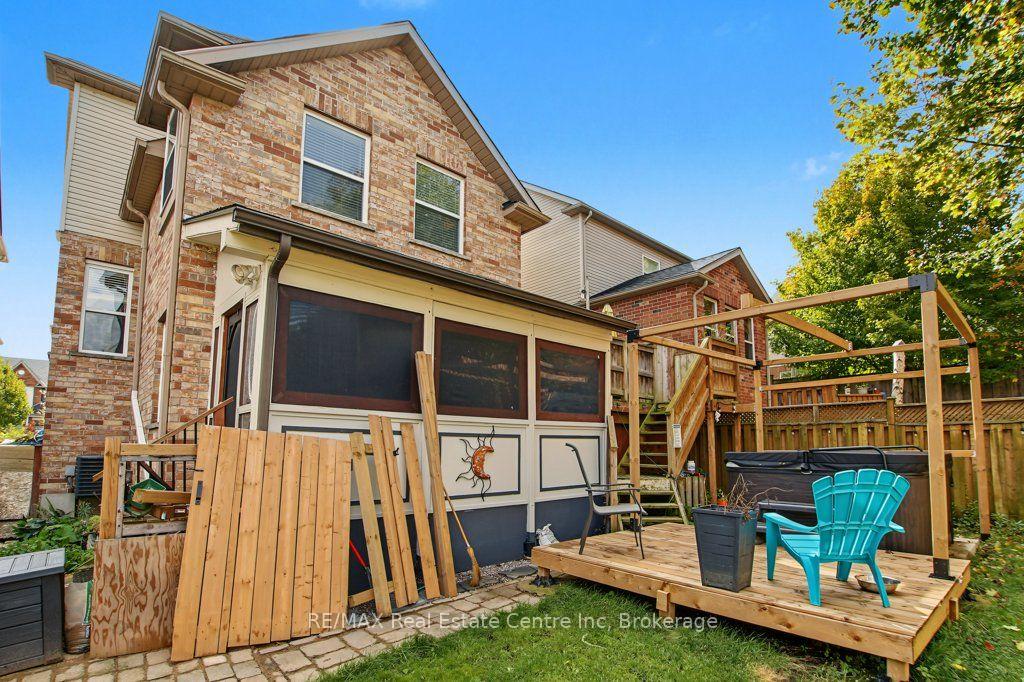 Photo 37 of 978 Edinburgh Road S, Guelph, Kortright West — HOMEH