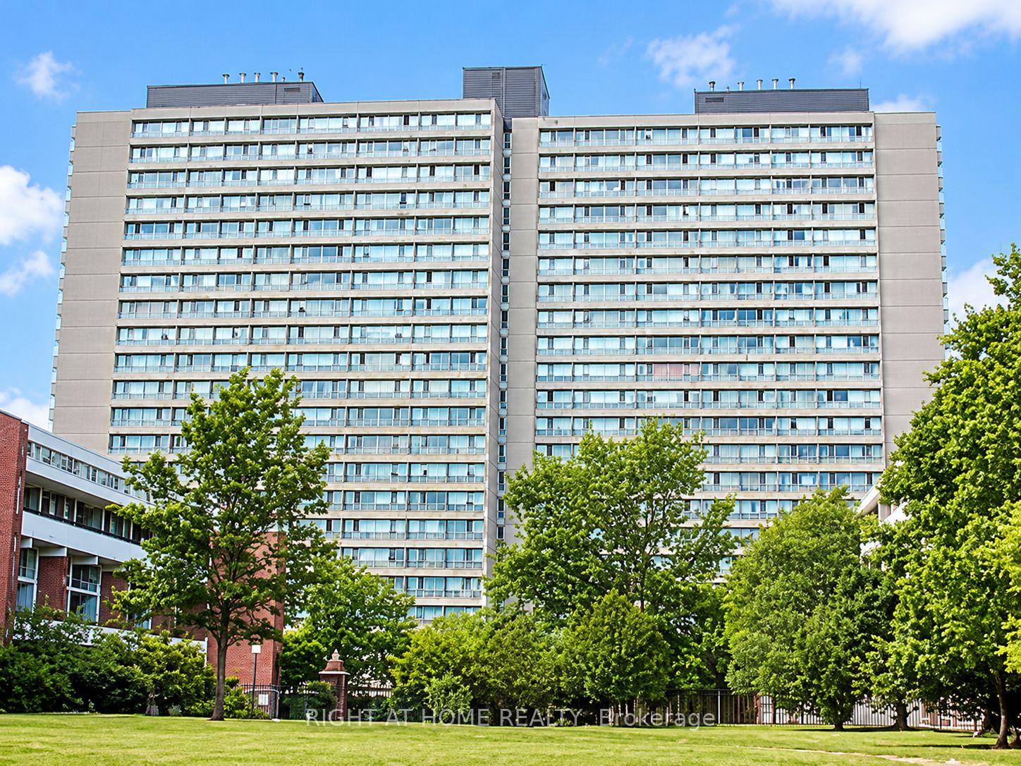 Photo of Unit 704, 100 Leeward Glenway