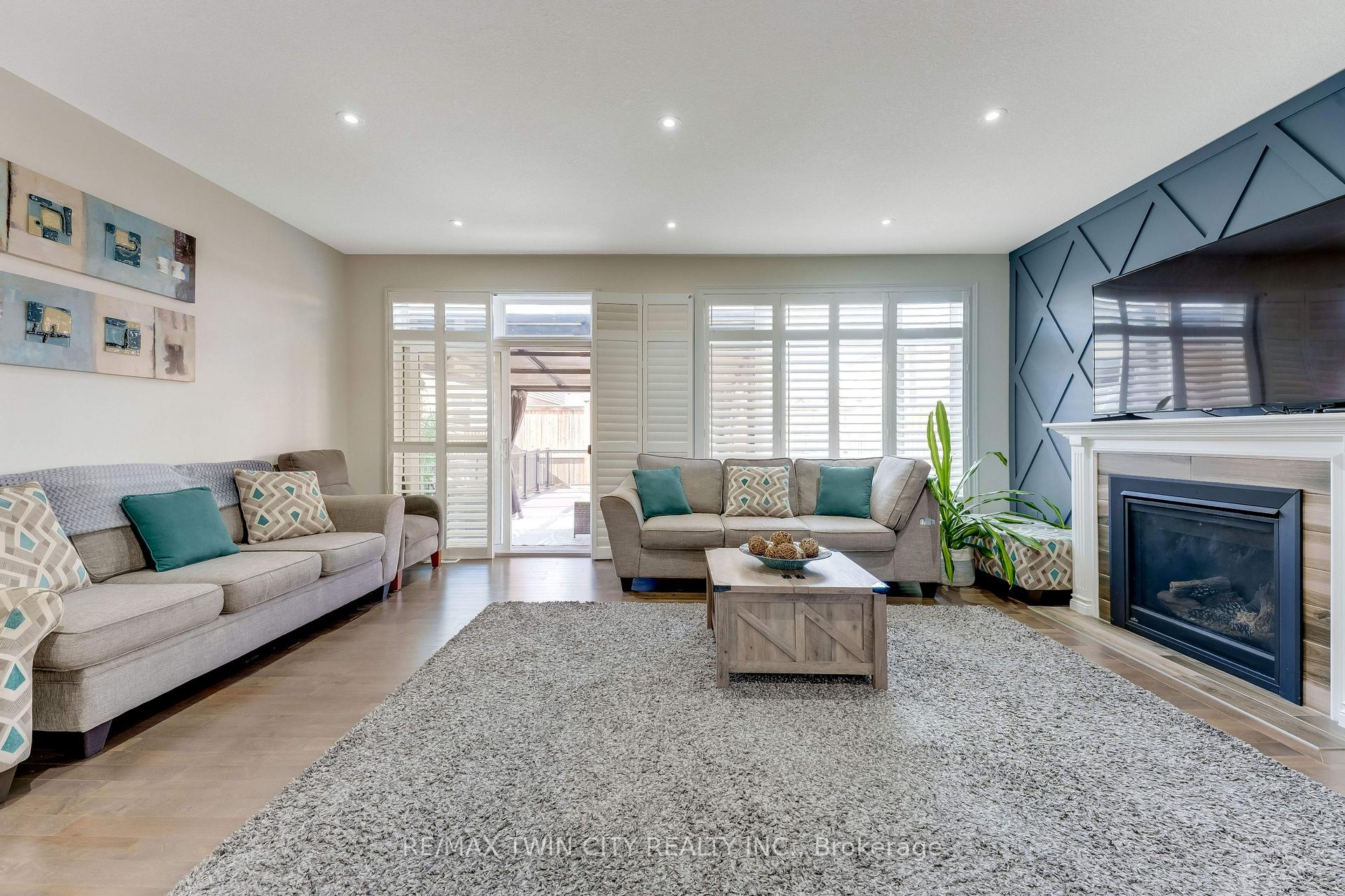 Photo 6 of 18 Crossbridge Avenue, Kitchener, Idlewood/Lackner Woods — HOMEH