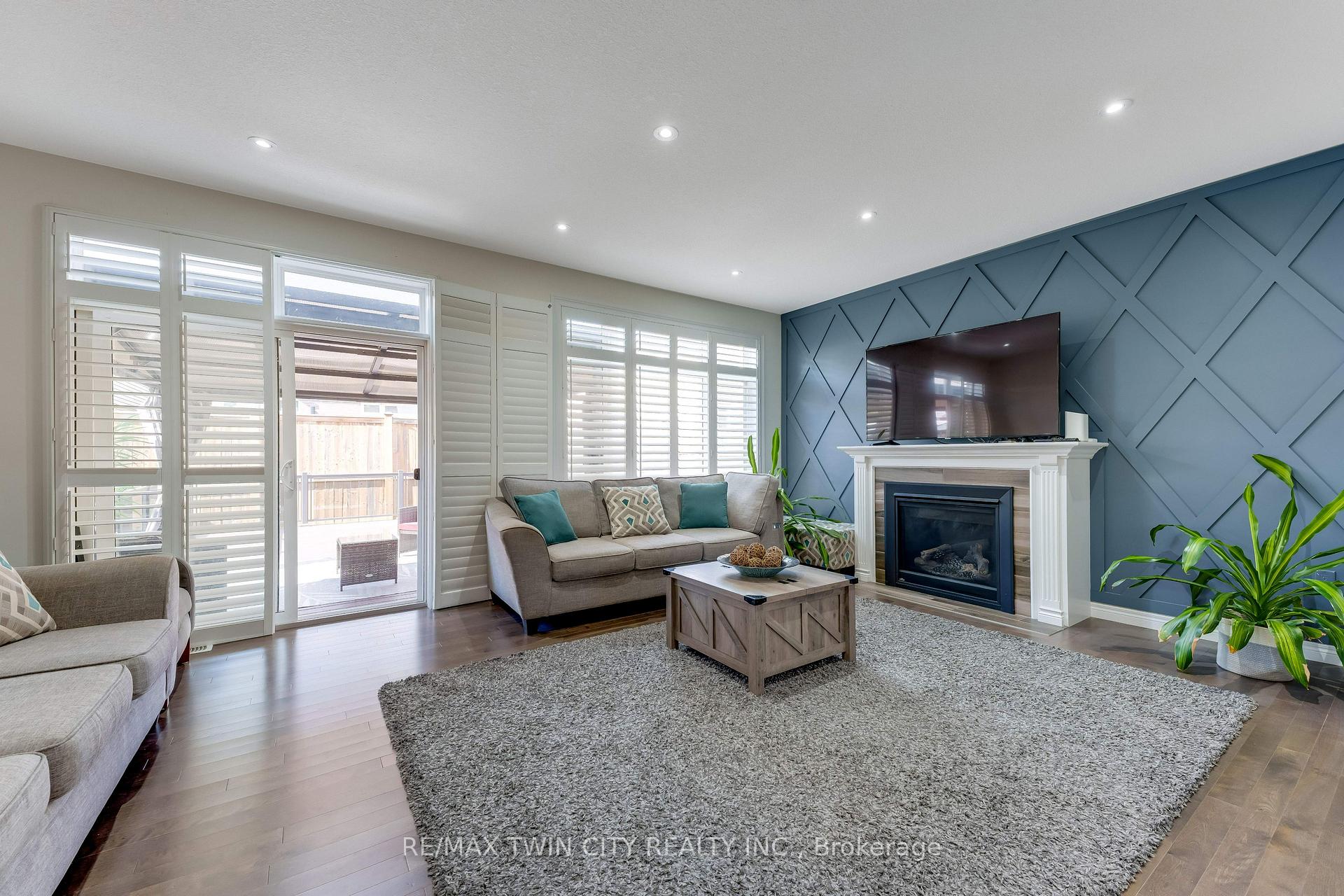 Photo 7 of 18 Crossbridge Avenue, Kitchener, Idlewood/Lackner Woods — HOMEH