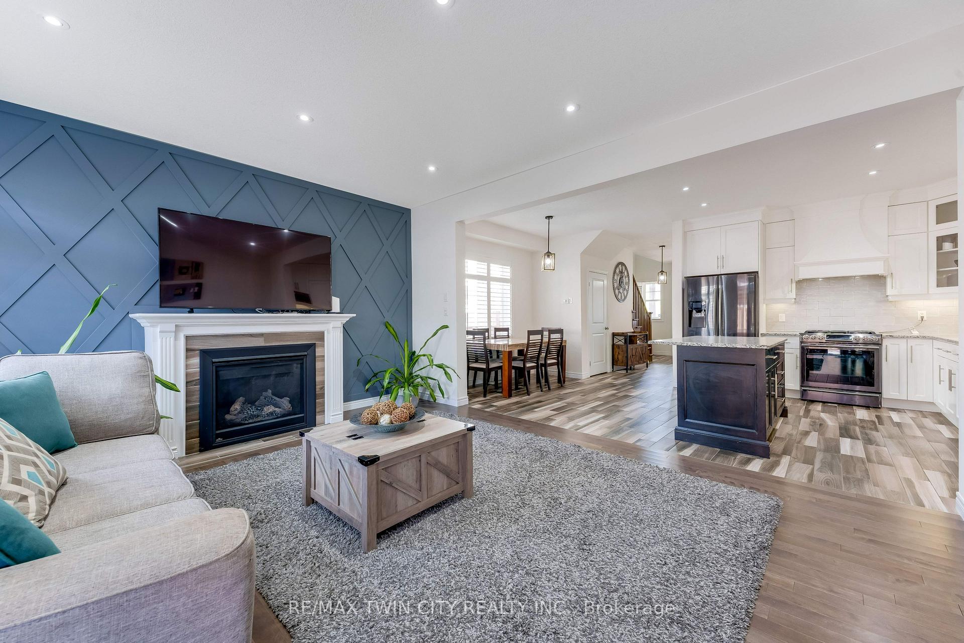 Photo 8 of 18 Crossbridge Avenue, Kitchener, Idlewood/Lackner Woods — HOMEH