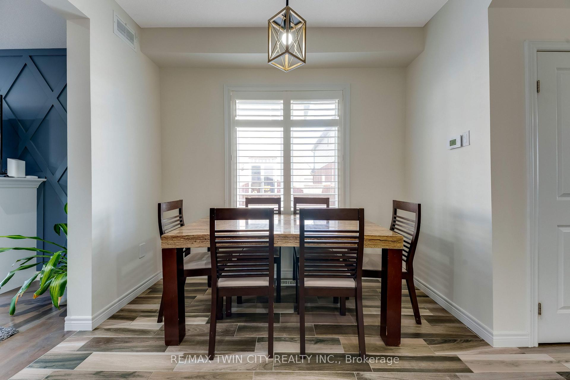 Photo 16 of 18 Crossbridge Avenue, Kitchener, Idlewood/Lackner Woods — HOMEH