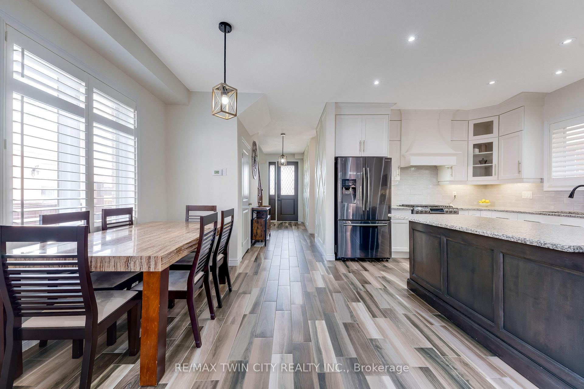 Photo 17 of 18 Crossbridge Avenue, Kitchener, Idlewood/Lackner Woods — HOMEH