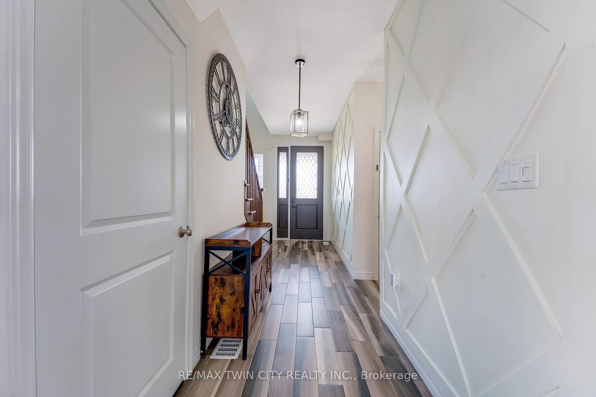Photo 20 of 18 Crossbridge Avenue, Kitchener, Idlewood/Lackner Woods — HOMEH