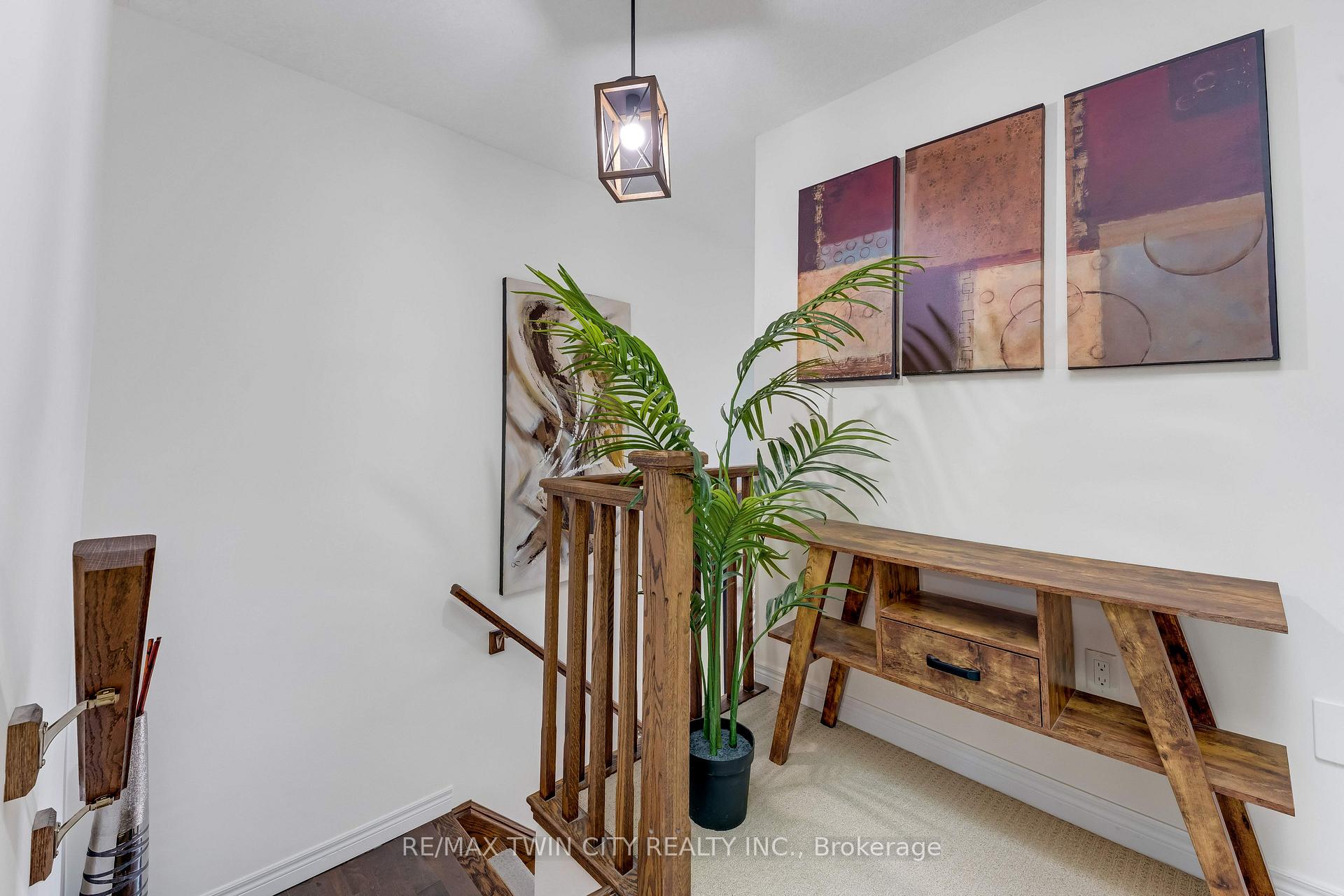 Photo 22 of 18 Crossbridge Avenue, Kitchener, Idlewood/Lackner Woods — HOMEH