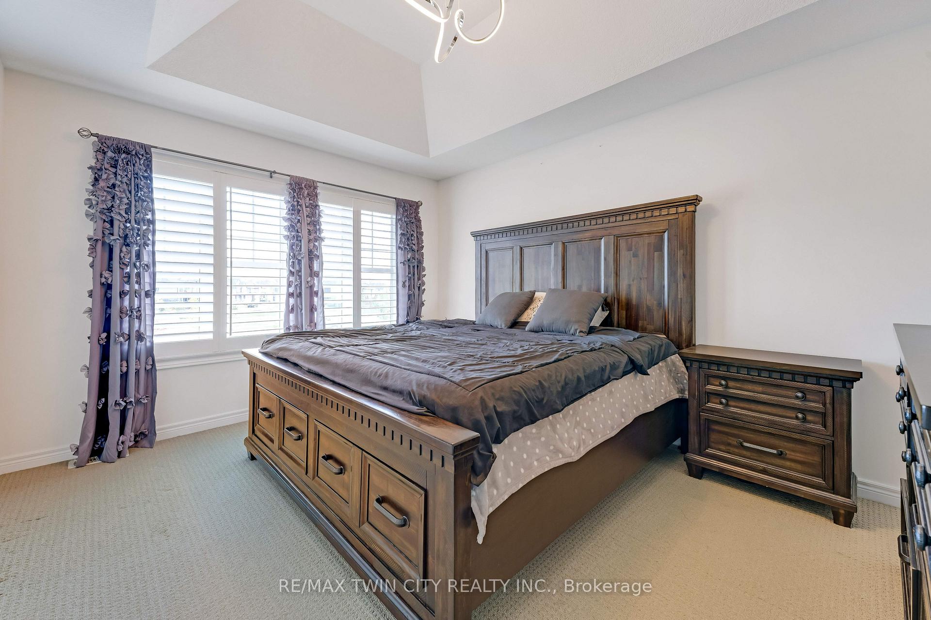 Photo 23 of 18 Crossbridge Avenue, Kitchener, Idlewood/Lackner Woods — HOMEH