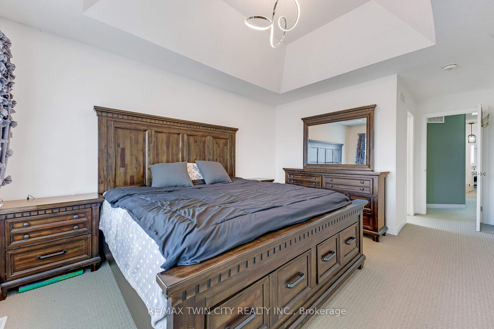 Photo 24 of 18 Crossbridge Avenue, Kitchener, Idlewood/Lackner Woods — HOMEH