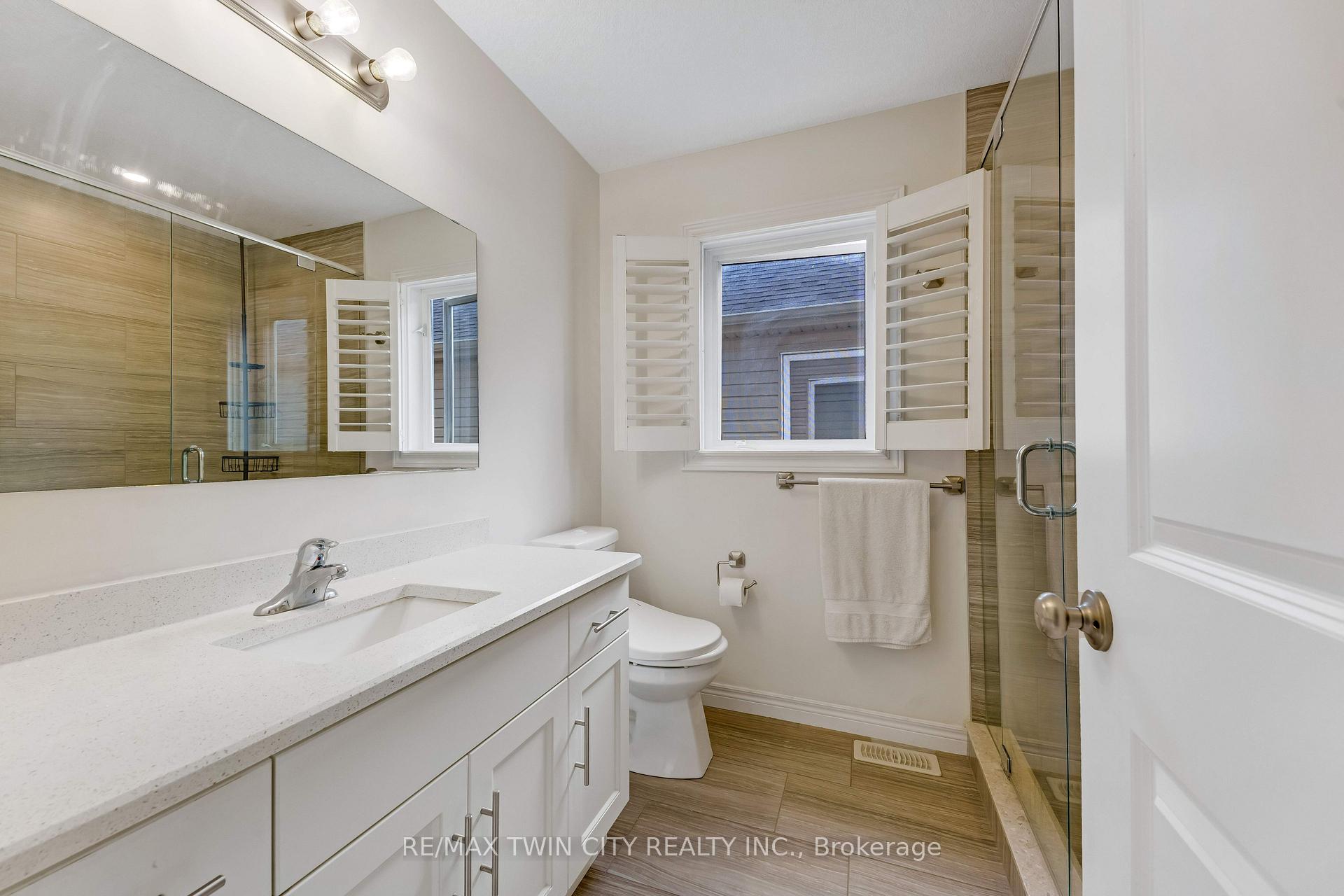 Photo 25 of 18 Crossbridge Avenue, Kitchener, Idlewood/Lackner Woods — HOMEH