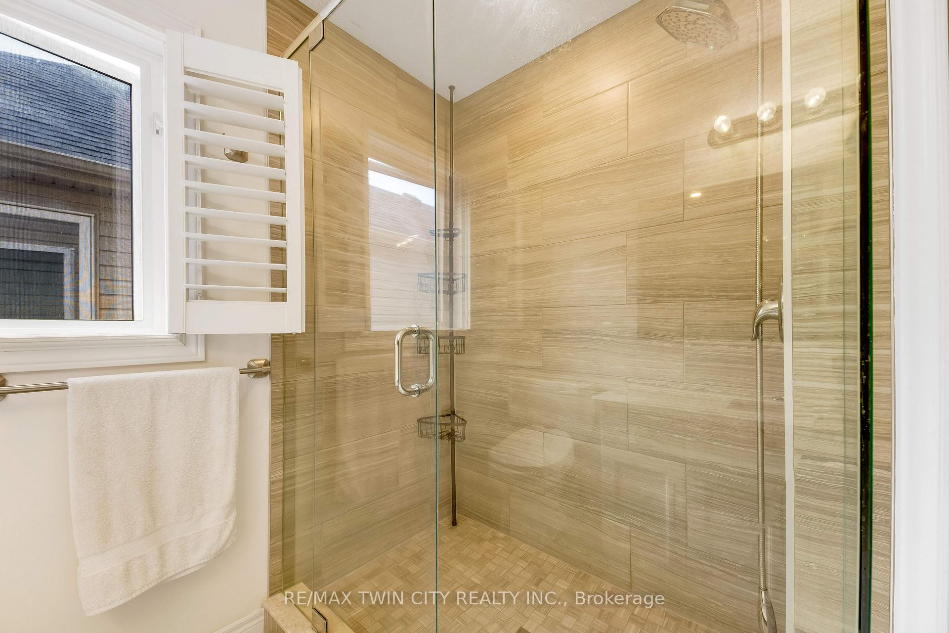 Photo 28 of 18 Crossbridge Avenue, Kitchener, Idlewood/Lackner Woods — HOMEH