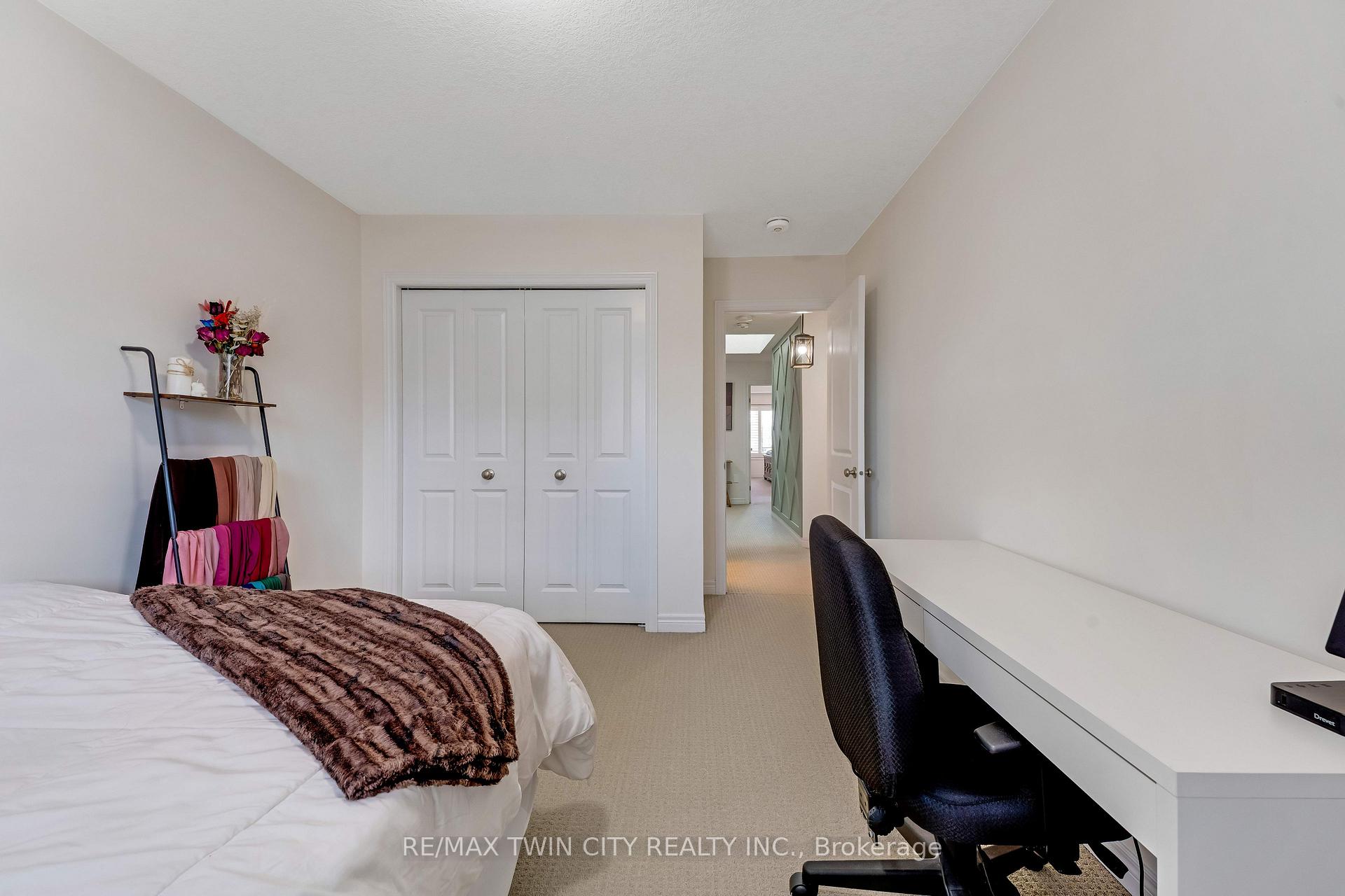 Photo 30 of 18 Crossbridge Avenue, Kitchener, Idlewood/Lackner Woods — HOMEH