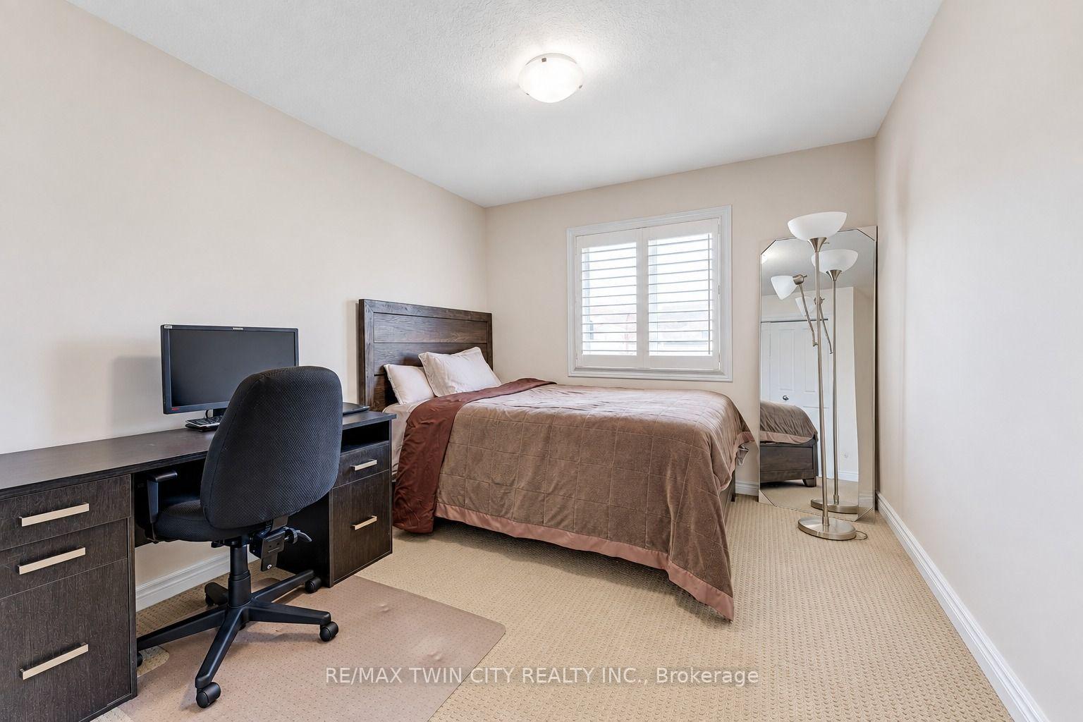 Photo 31 of 18 Crossbridge Avenue, Kitchener, Idlewood/Lackner Woods — HOMEH