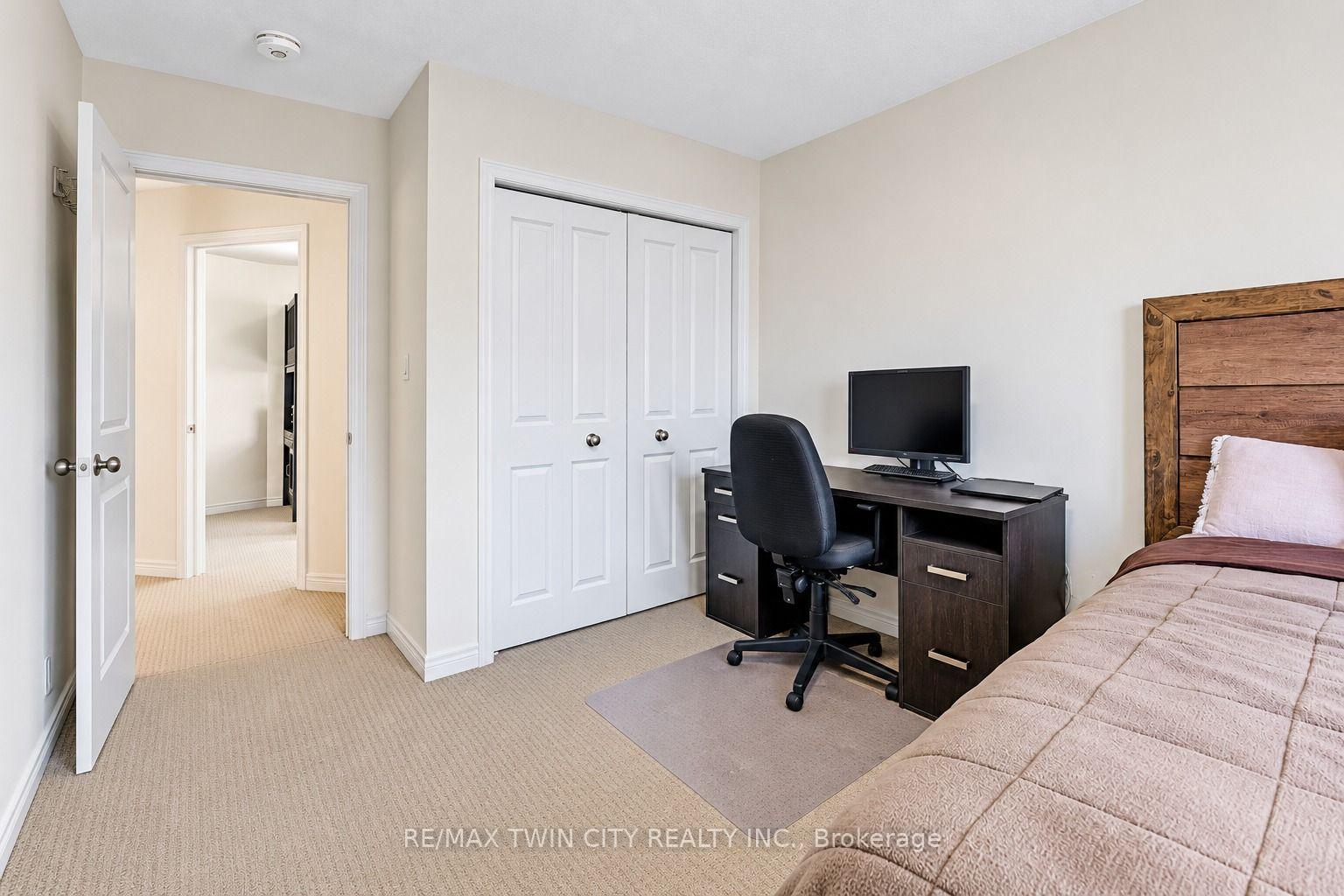 Photo 32 of 18 Crossbridge Avenue, Kitchener, Idlewood/Lackner Woods — HOMEH
