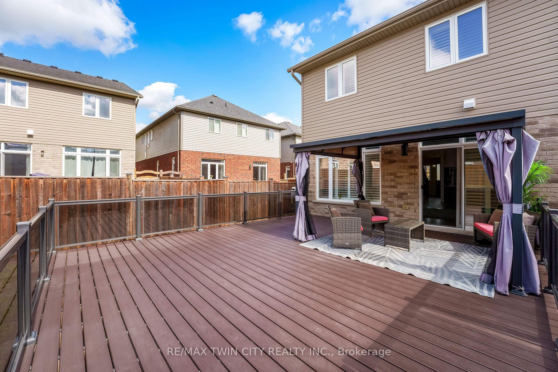 Photo 34 of 18 Crossbridge Avenue, Kitchener, Idlewood/Lackner Woods — HOMEH