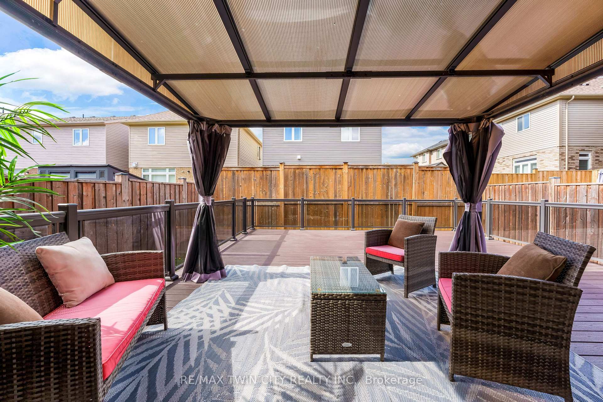 Photo 37 of 18 Crossbridge Avenue, Kitchener, Idlewood/Lackner Woods — HOMEH