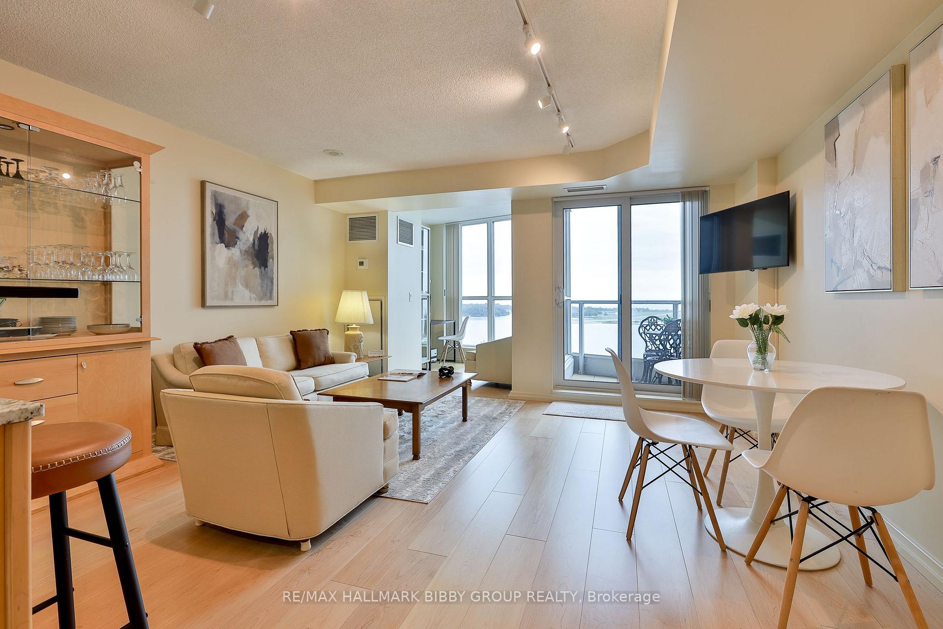 Photo 1 of Unit 1911, 208 Queens Quay W, Toronto, Waterfront Communities — HOMEH