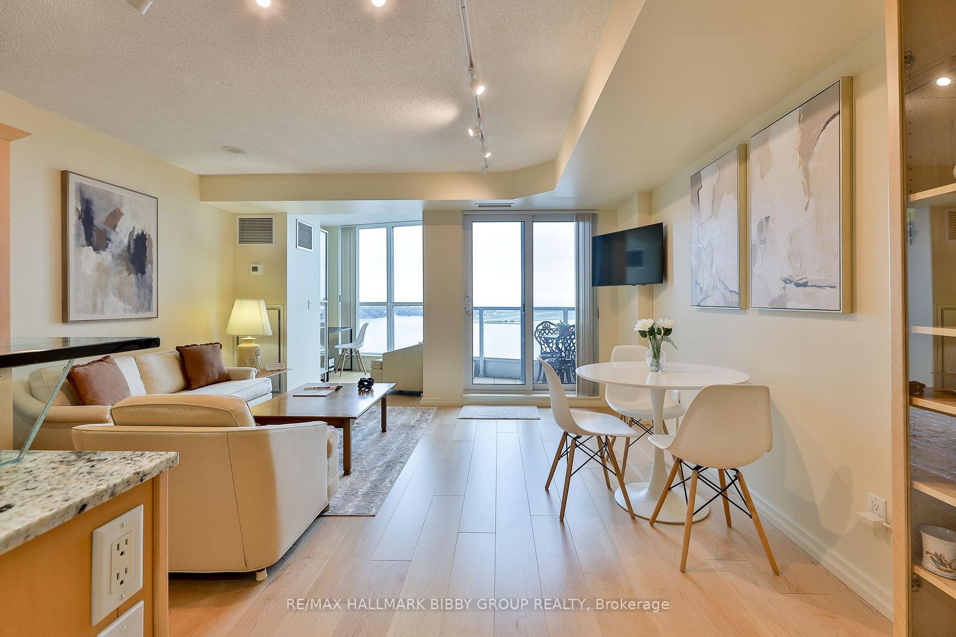 Photo 3 of Unit 1911, 208 Queens Quay W, Toronto, Waterfront Communities — HOMEH