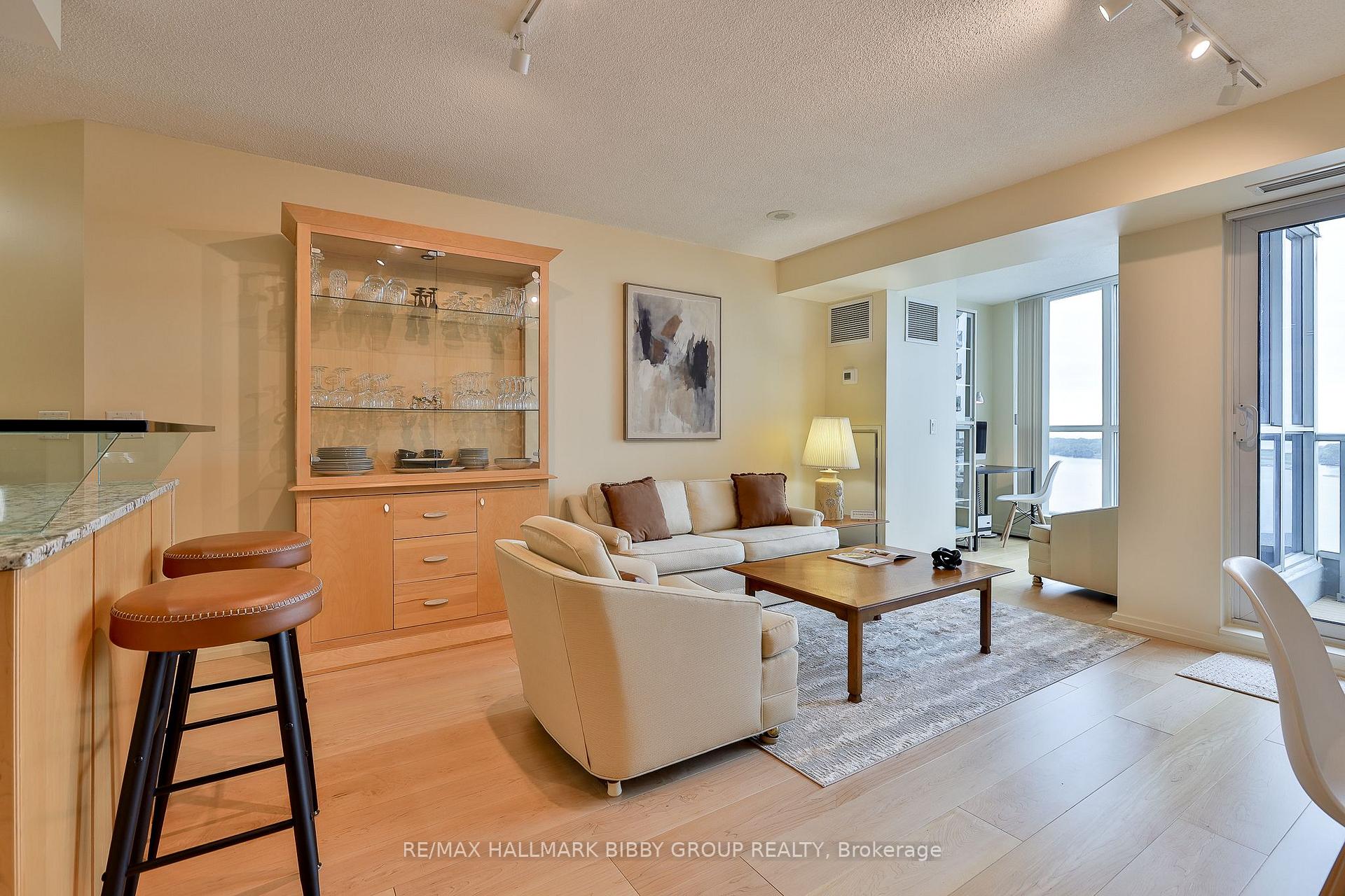 Photo 8 of Unit 1911, 208 Queens Quay W, Toronto, Waterfront Communities — HOMEH
