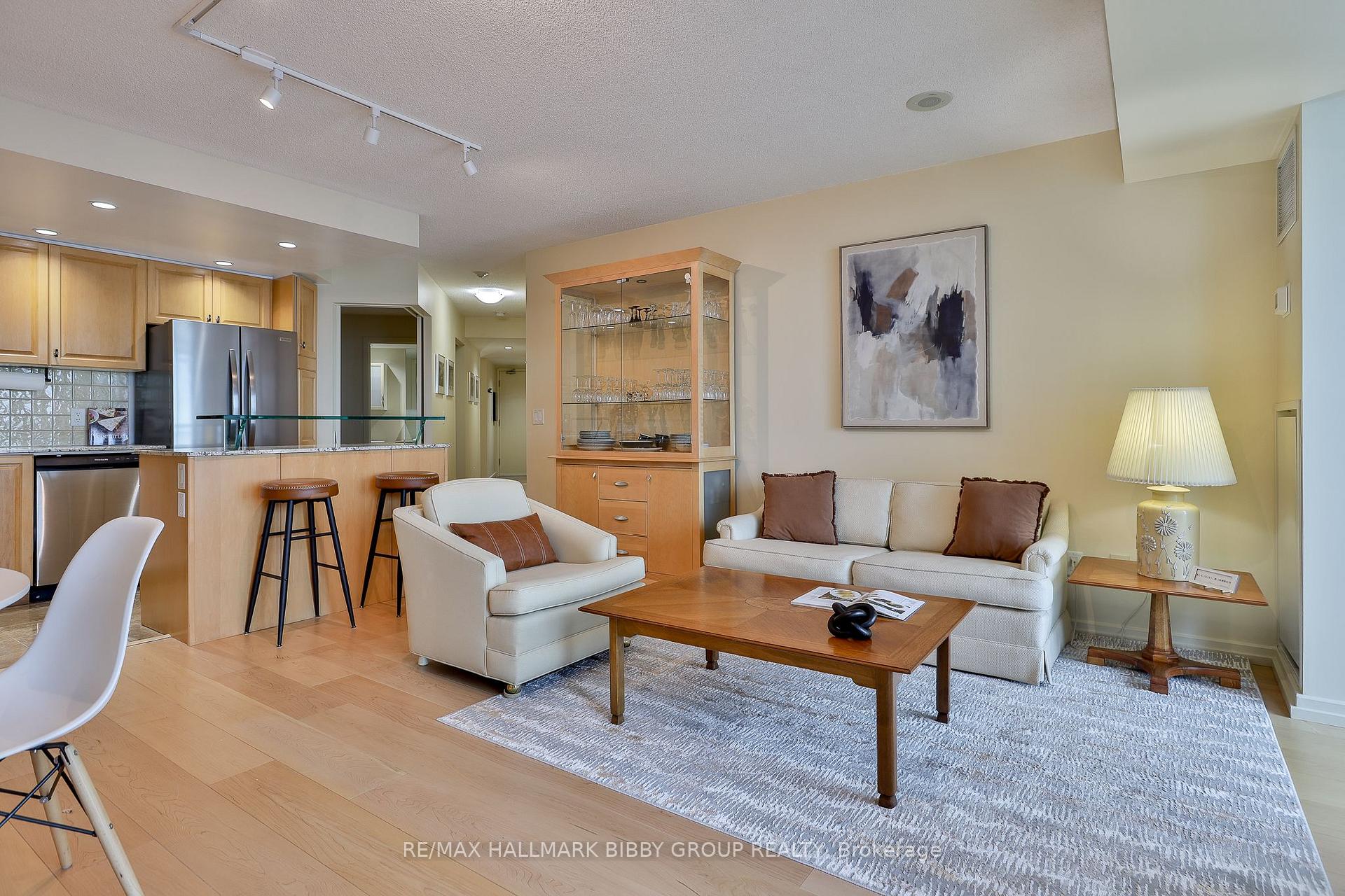 Photo 13 of Unit 1911, 208 Queens Quay W, Toronto, Waterfront Communities — HOMEH
