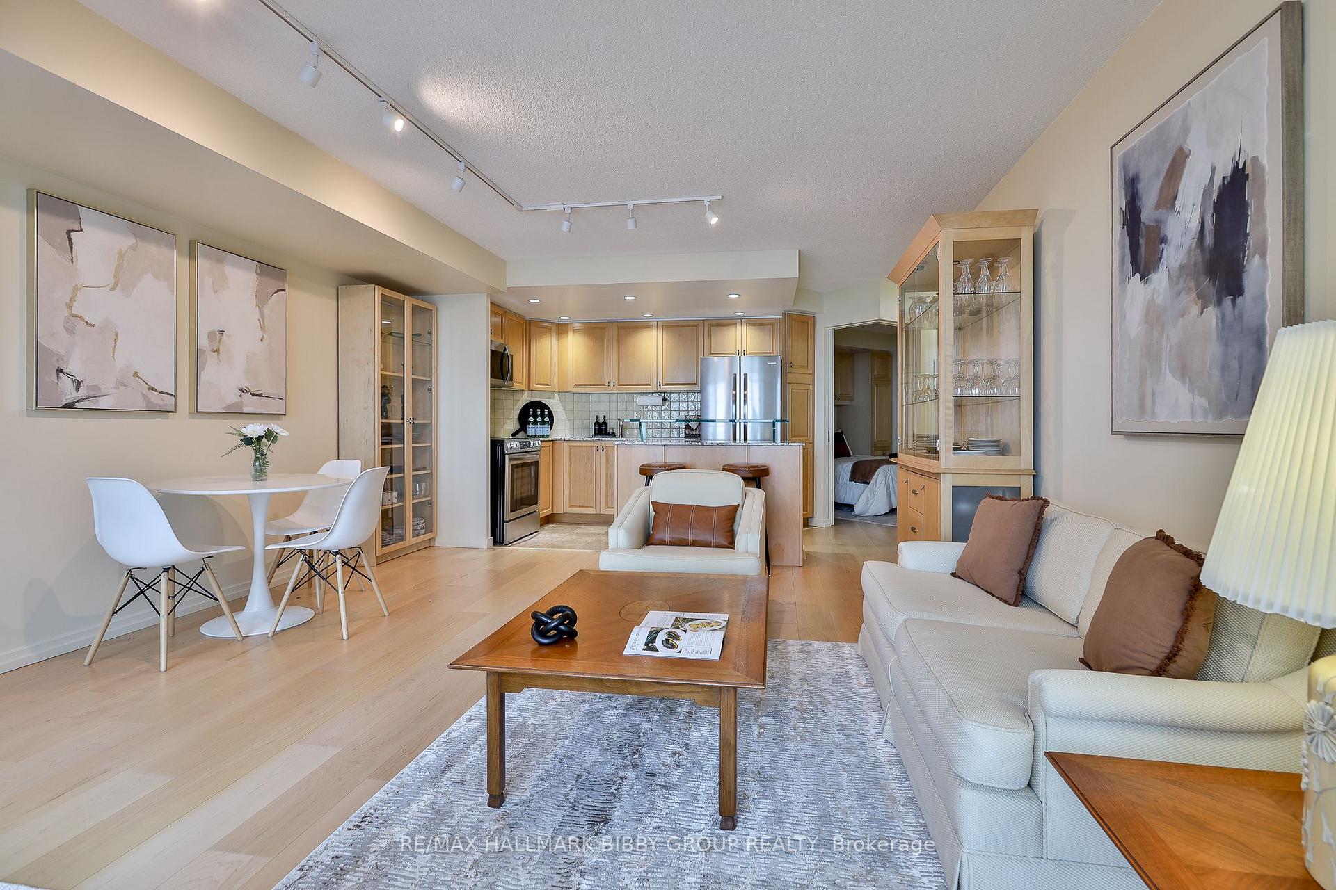 Photo 14 of Unit 1911, 208 Queens Quay W, Toronto, Waterfront Communities — HOMEH