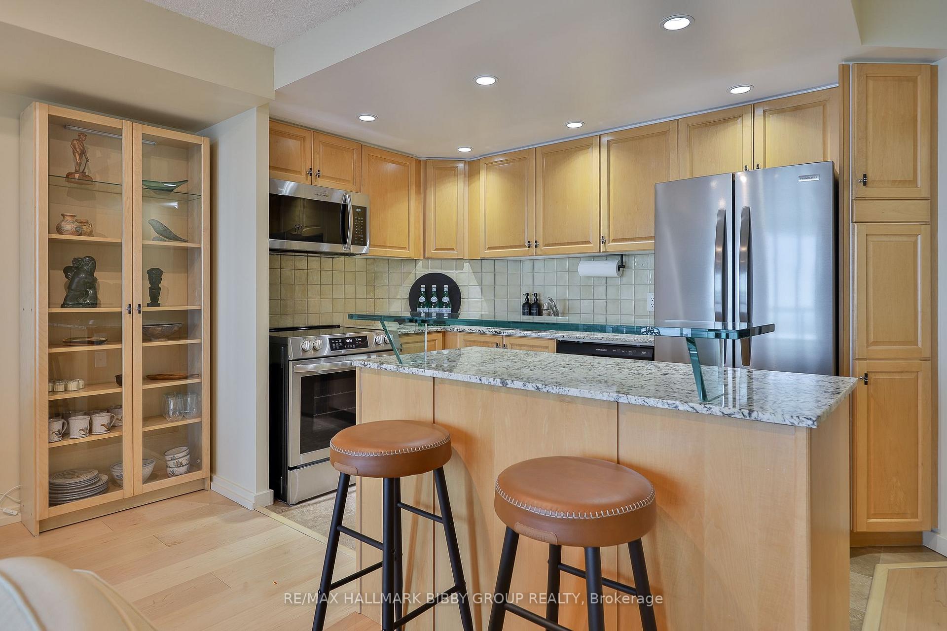 Photo 30 of Unit 1911, 208 Queens Quay W, Toronto, Waterfront Communities — HOMEH