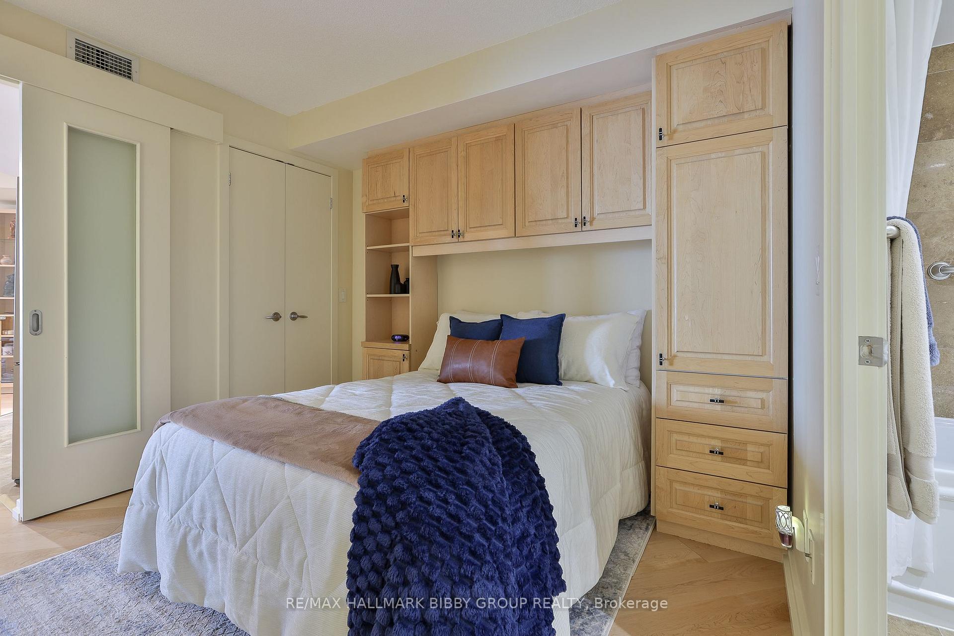 Photo 39 of Unit 1911, 208 Queens Quay W, Toronto, Waterfront Communities — HOMEH