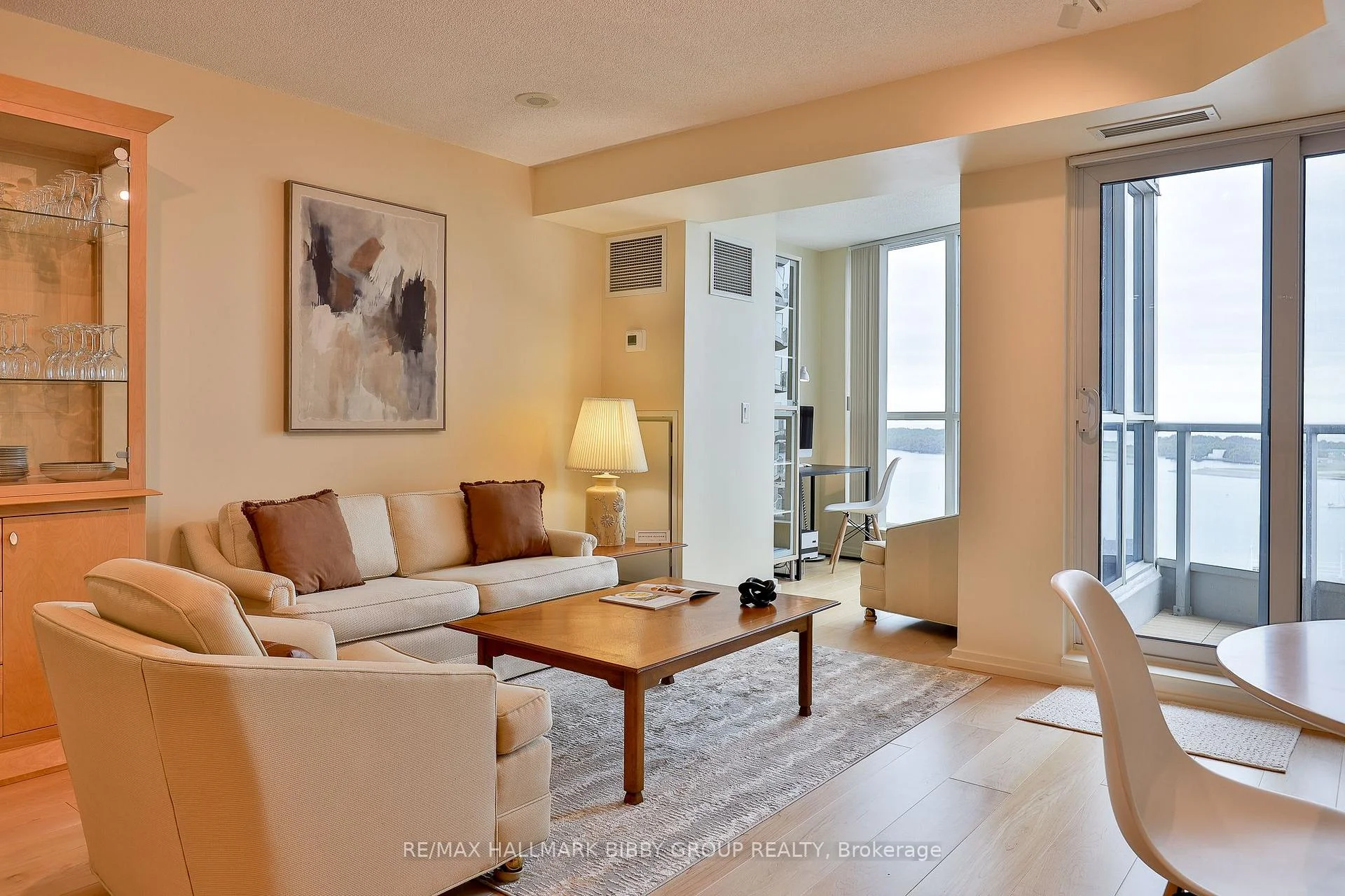 Photo 4 of Unit 1911, 208 Queens Quay W, Toronto, Waterfront Communities — HOMEH